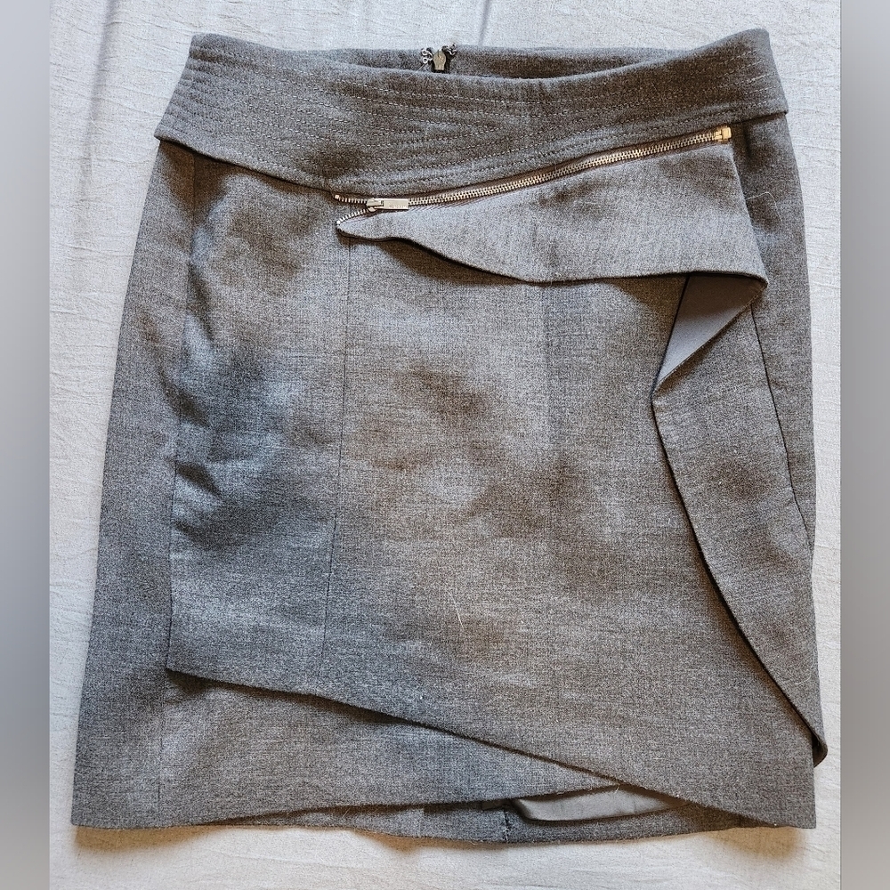 IT Michaa Deluxe Gray skirt Size 5-6